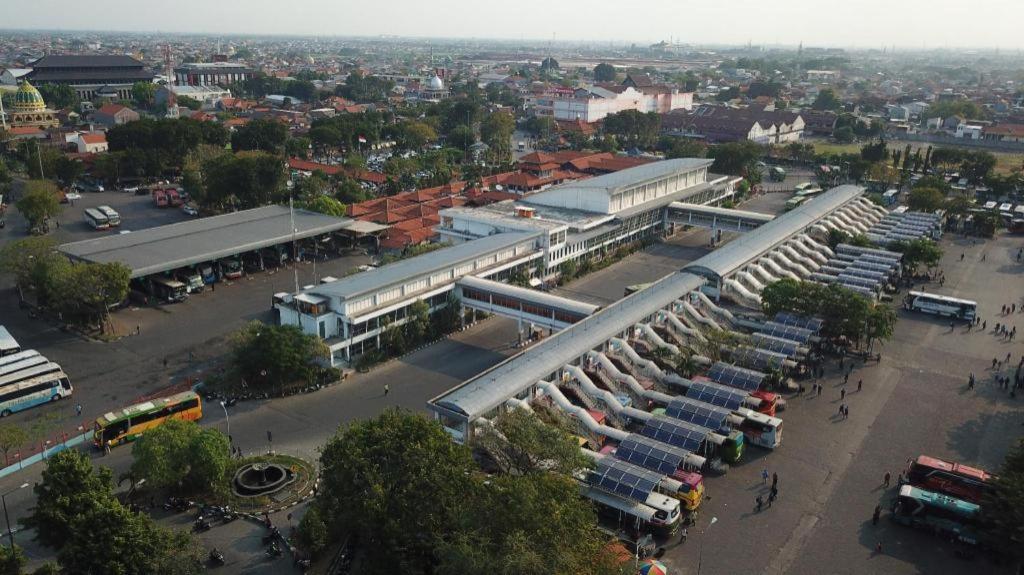 Istana Permata Juanda Hotel Sawotratap Exterior foto