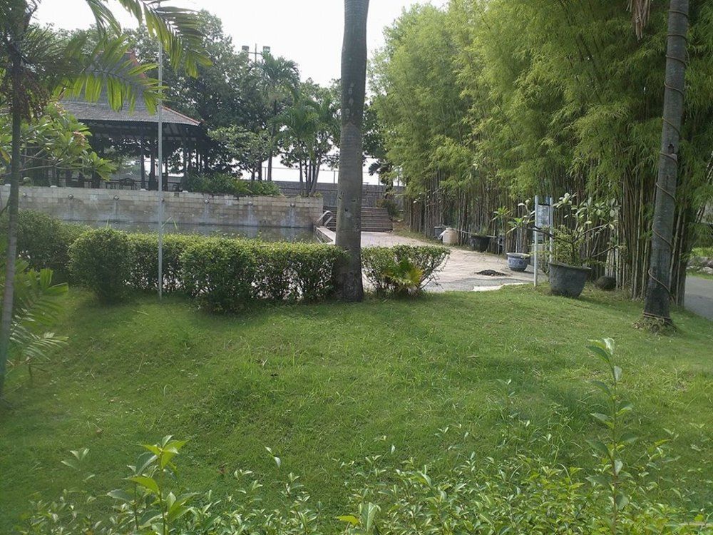 Istana Permata Juanda Hotel Sawotratap Exterior foto