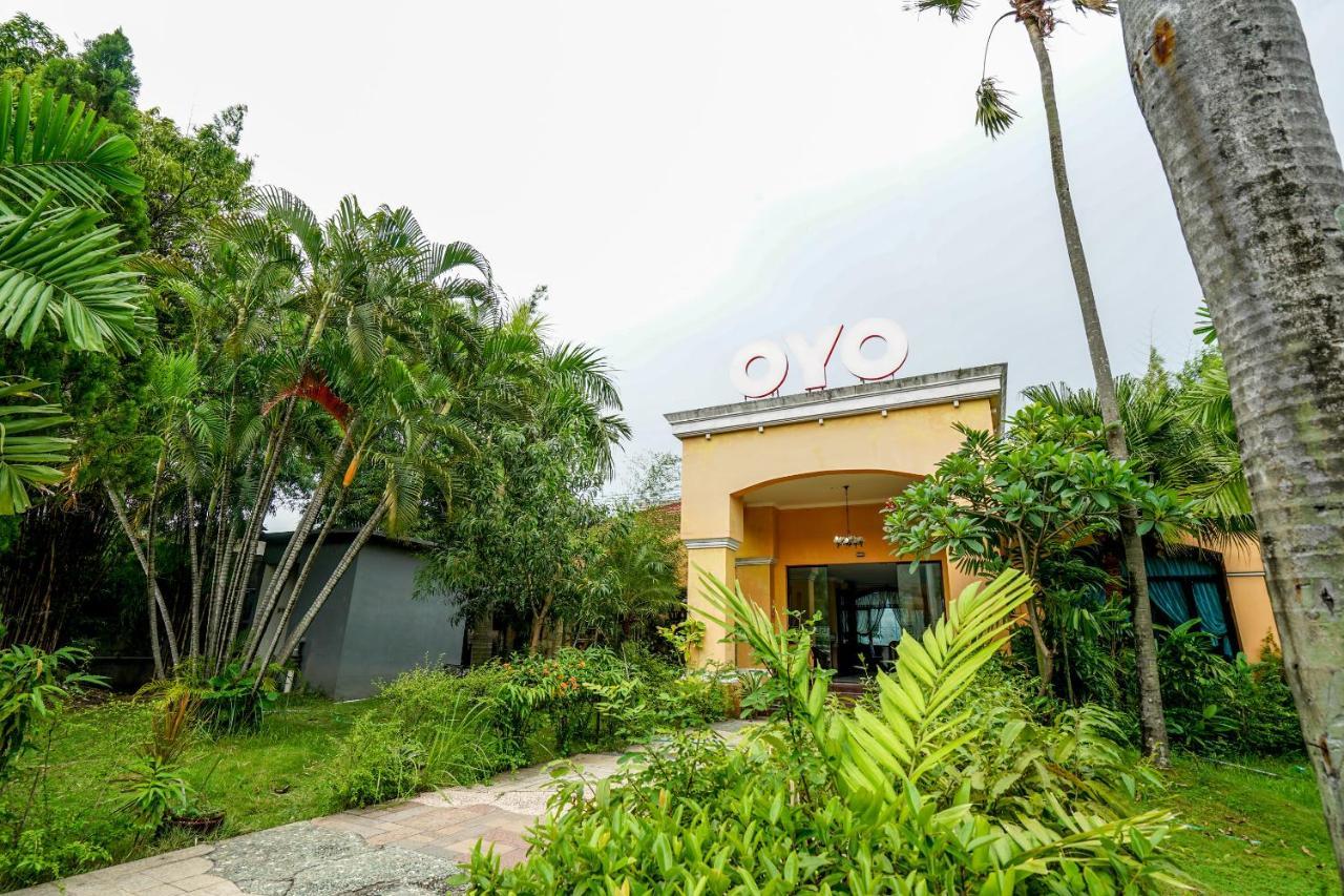 Istana Permata Juanda Hotel Sawotratap Exterior foto