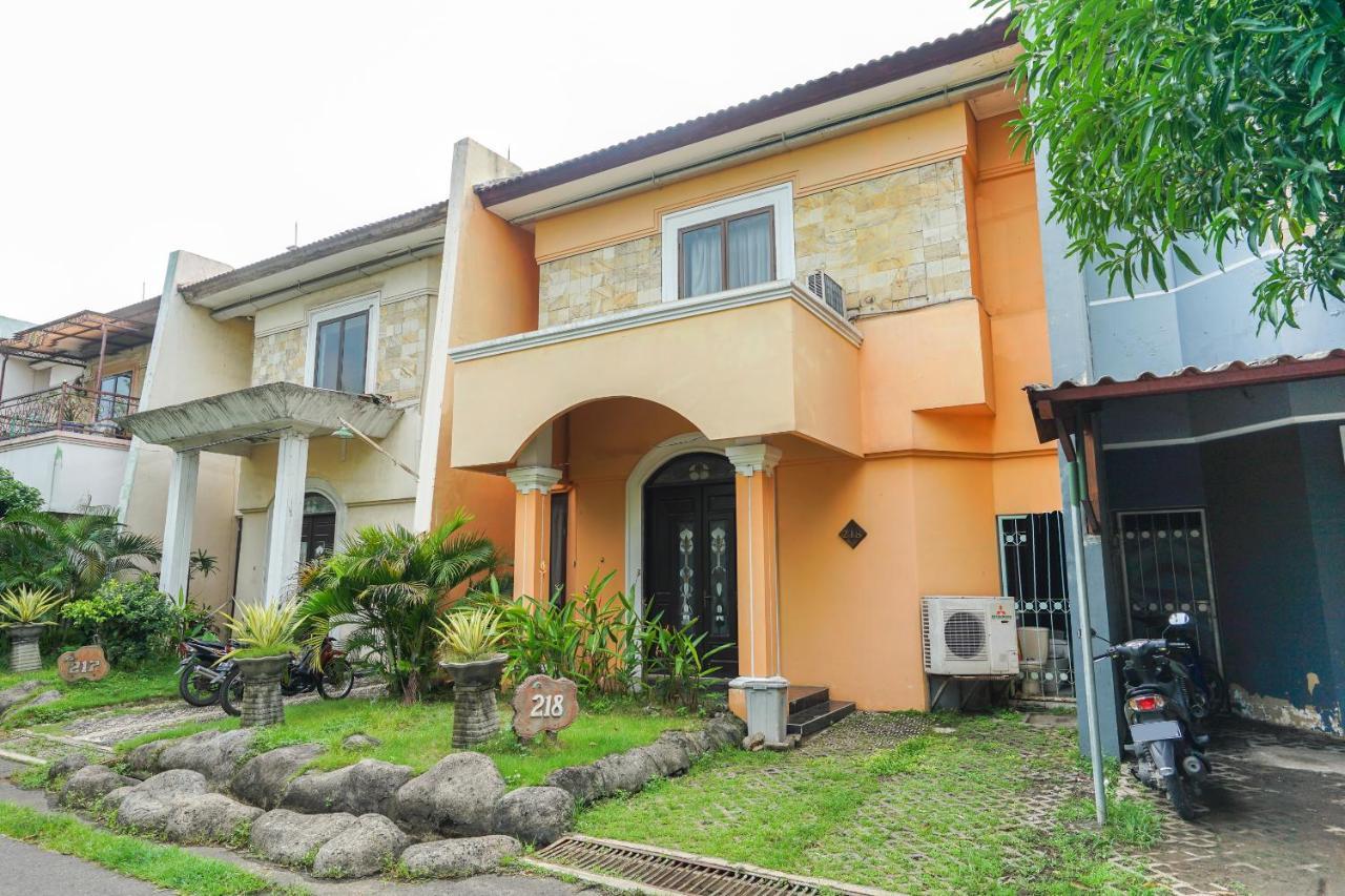 Istana Permata Juanda Hotel Sawotratap Exterior foto