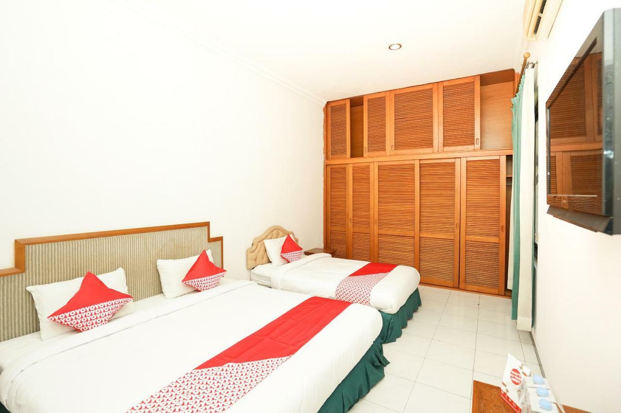 Istana Permata Juanda Hotel Sawotratap Exterior foto
