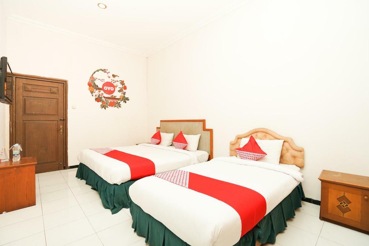 Istana Permata Juanda Hotel Sawotratap Exterior foto