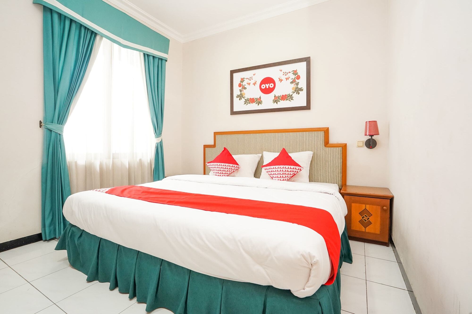 Istana Permata Juanda Hotel Sawotratap Exterior foto